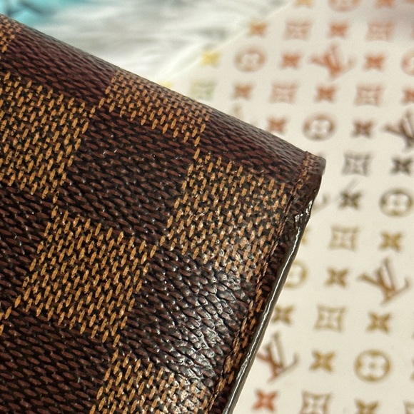 Sarah Wallet - Picture 9 of 11